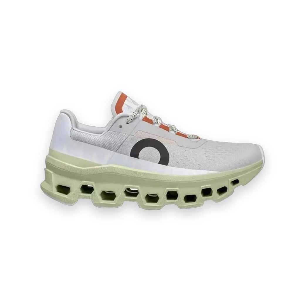 En el monstruo de las nubes Peach y WhiteShoes 1