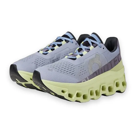 En los zapatos de heno Nimbus del Monstruo de las Nubes 1 1